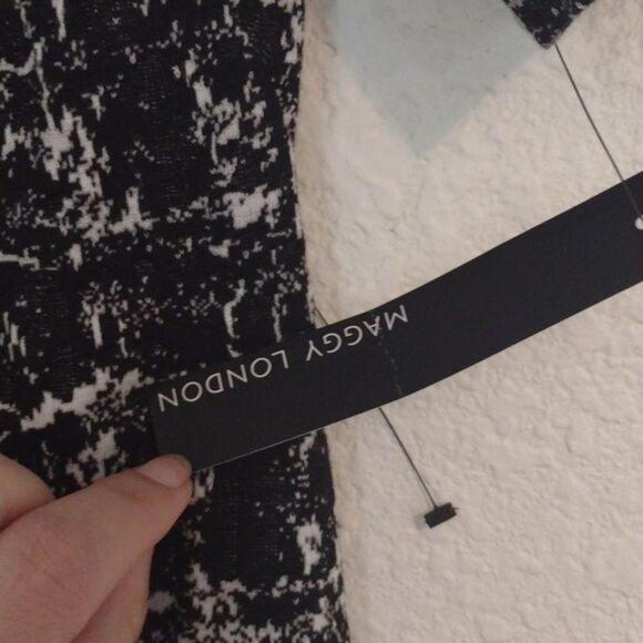 Maggy London Black White Hatched - Picture 5 of 9